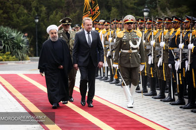 روحانی در کاخ سعدآباد از باقر عزت بگوویچ استقبال می کند 