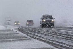 بارش برف در محور چالوس/ ترافیک روان در جاده‌های کشور