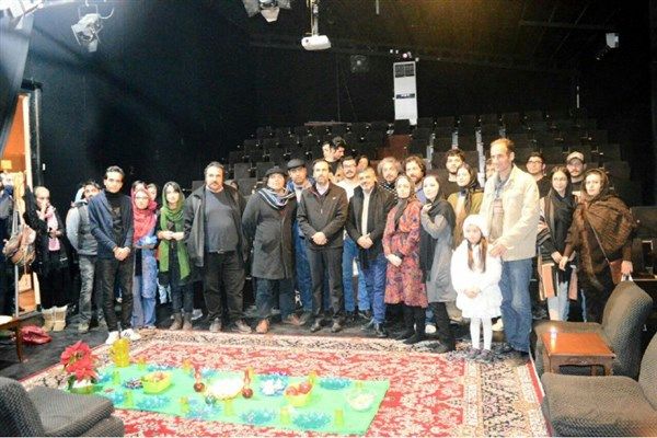 مدیرکل هنرهای نمایشی به تماشای آثار سوگواره «خمسه» نشست