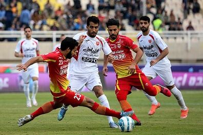 نتیجه نیمه نخست بازی پرسپولیس و فولاد