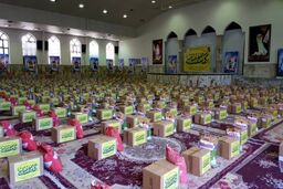 توزیع کمک مومنانه کارکنان ستاد فرماندهی کل سپاه به نیازمندان