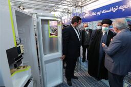  بازدید سه‌ساعته حضرت خامنه‌ای از نمایشگاه توانمندی‌های صنعتی