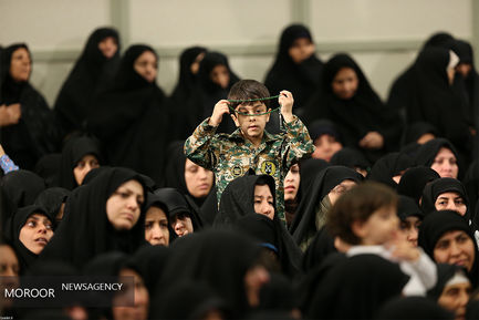 دیدار جمعی از خانواده‌های شهدای مرزبانی و مدافع حرم با مقام معظم رهبری