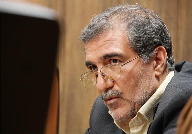 هنرمندان در تولیدات خود بر دشمن شناسی تاکید کنند