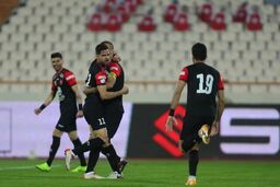 بازی مس نوین کرمان و پرسپولیس زنده از شبکه سه سیما پخش می شود