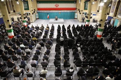 جمعی از دانش‌آموزان سراسر کشور با رهبر انقلاب اسلامی دیدار کردند