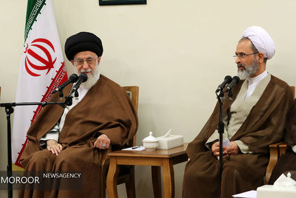 دیدار دست‌اندرکاران کنگره قرآن و علوم انسانی با مقام معظم رهبری