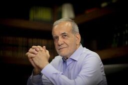 پیام تبریک پزشکیان به مناسبت روز خبرنگار
