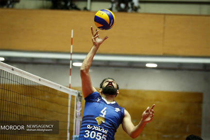 دیدار تیم های والیبال پیکان و شمس