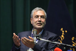 سهم بندی عادلانه ایرانیان از درآمد و ثروت، کاهش فقر و نابرابری از بحث های مهم در دولت تدبیر و امید است