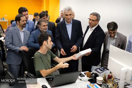 بازدید شهردار تهران از شرکت های دانش بنیان
