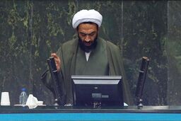 فعلا بهترین گزینه قبول بودجه ای بود که دولت اصلاحاتی در آن انجام داده است