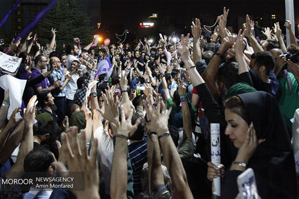 شادی مردم پس از انتخابات 