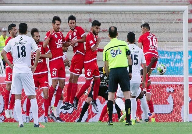 تراکتور یکدست قرمز رنگ به مصاف الاهلی عربستان می رود