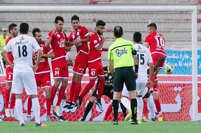 تراکتور یکدست قرمز رنگ به مصاف الاهلی عربستان می رود