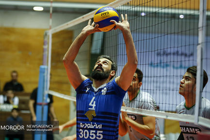 دیدار تیم های والیبال پیکان و شمس