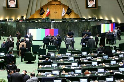 بررسی موضوع بازگشایی مدارس، امنیت خلیج فارس و خشونت علیه زنان در مجلس