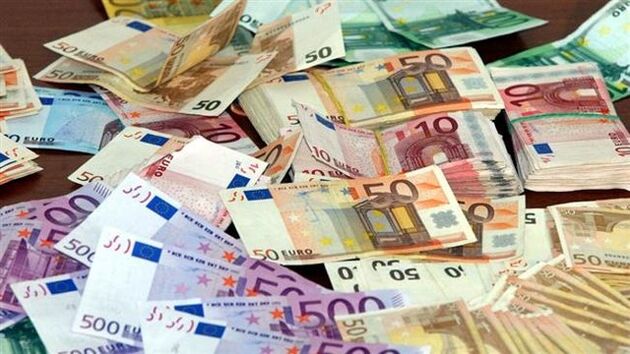 نرخ رسمی انواع ارز/سقوط‌ها بیشتر شد