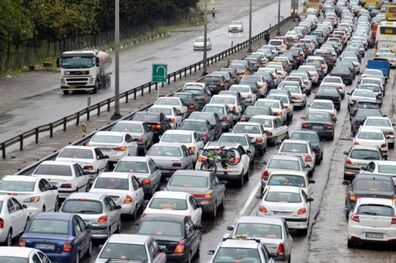 ترافیک سنگین در آزادراه کرج-تهران/ محورهای مسدود اعلام شد