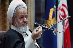 اگر مردم پای کار انقلاب نباشند انقلاب با تزلزل مواجه می‌ شود