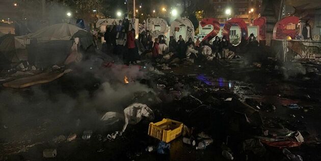 کمپ پناهجویان در فرانسه طعمه حریق شد