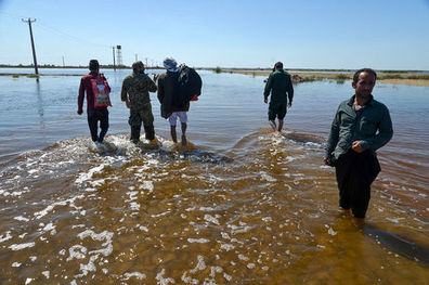 توزیع 1456 تخته چادر طی روزهای اخیر بین سیل زدگان جنوب سیستان و بلوچستان