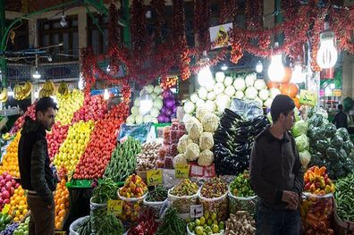 ساعات کار میادین و بازارهای میوه و تره بار در شب یلدا