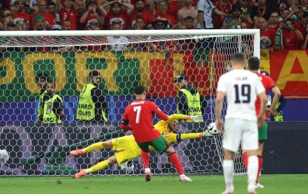 اشک رونالدو قبل از حذف از یورو درآمد!

