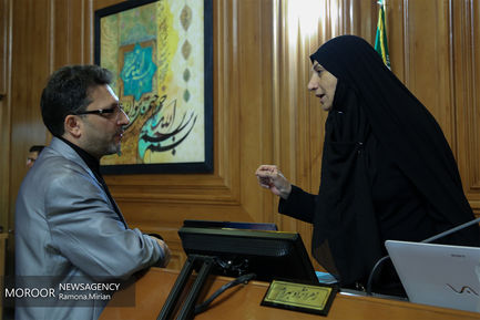جلسه شورای شهر تهران با حضور وزیر راه و شهرسازی