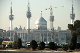 نمایشگاه عطر یاس در حرم امام خمینی (ره) از امروز آغاز شد