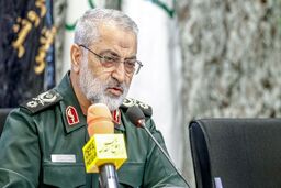 دفاع مقدس بیمه‌کننده انقلاب اسلامی است
