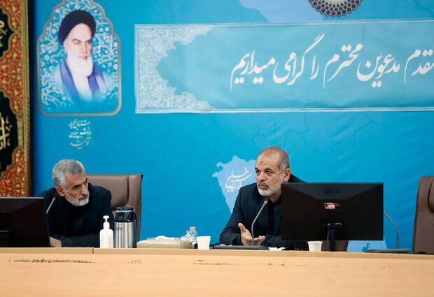 همه گروه‌های سیاسی موضع خود را با جریان فتنه مشخص کنند