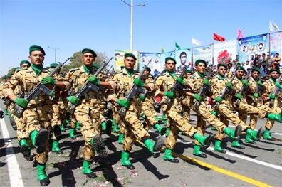 مراسم رژه روز ارتش در تهران آغاز شد