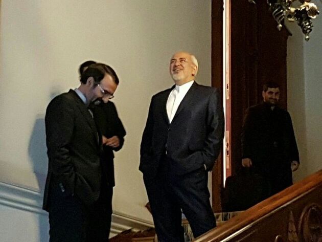 لبخند ظریف در مسکو

