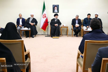 دیدار نخبگان و دانشجویان بسیجی مدال‌آور دانشگاه صنعتی شریف با مقام معظم رهبری
