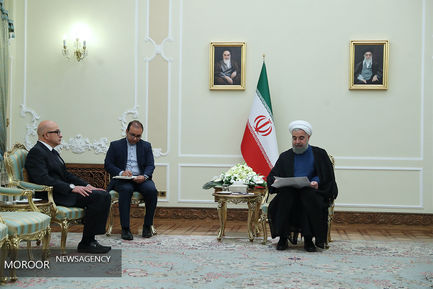 تقدیم استوارنامه سفرای جدید به رییس جمهور