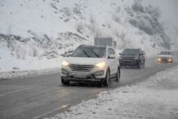 بارش برف و باران در جاده های 5 استان کشور/انسداد 10 محور مواصلاتی 