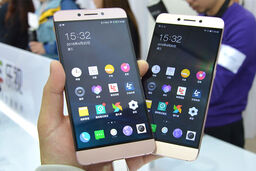 جبران گرانی قیمت گوشی با قیمت گذاری 600 هزار گوشی متوقف شده در گمرک 