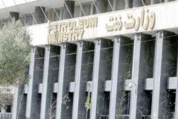 در بازی بدخواهان ملت ایران گرفتار نشوید