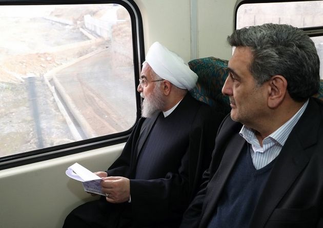 آشتی کنان رییس جمهور و شهردار در واگن مترو؟!
