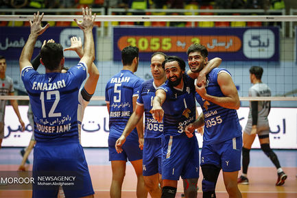 دیدار تیم های والیبال پیکان و شمس