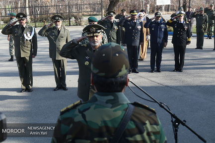 اعطای سردوشی به دانش‌پژوهان آموزشگاه‌های ارتش