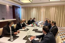 ظریف با وزیر امور خارجه آذربایجان دیدار کرد