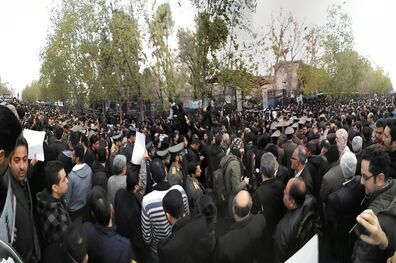 عارف وارد دانشگاه تهران شد