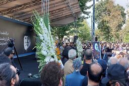 پیکر آتیلا پسیانی به‌ خانه ابدی بدرقه شد/هزینه‌های مراسم آتیلا پسیانی صرف درمان چند بیمار سرطانی می‌شود