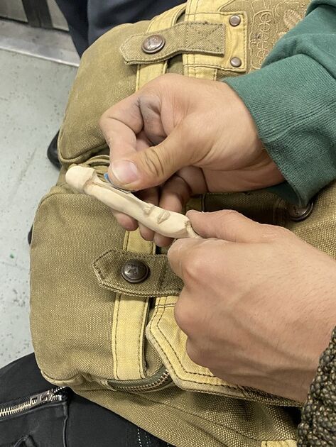 هنرنمایی یک مسافر متروی تهران +عکس
