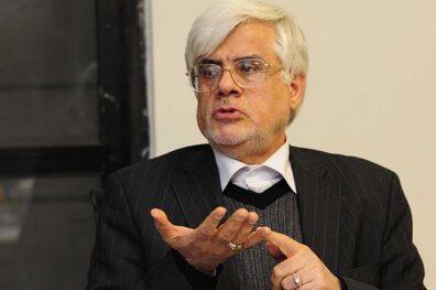 محمد رضا عارف در آستانه روز مجلس در نشست خبری خود به تشریح عملکرد فراکسیون امید خواهد پرداخت