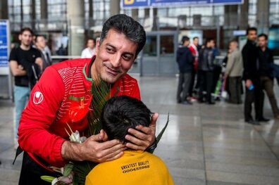 عنوان سومی کمتر از قهرمانی نیست