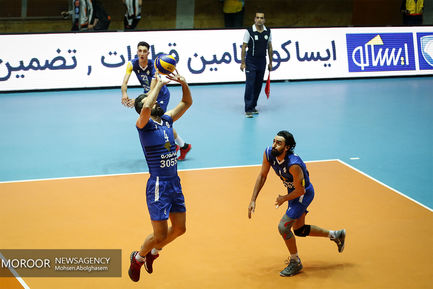 دیدار تیم های والیبال پیکان و شمس