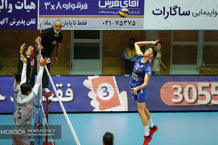 دیدار تیم های والیبال پیکان و شمس